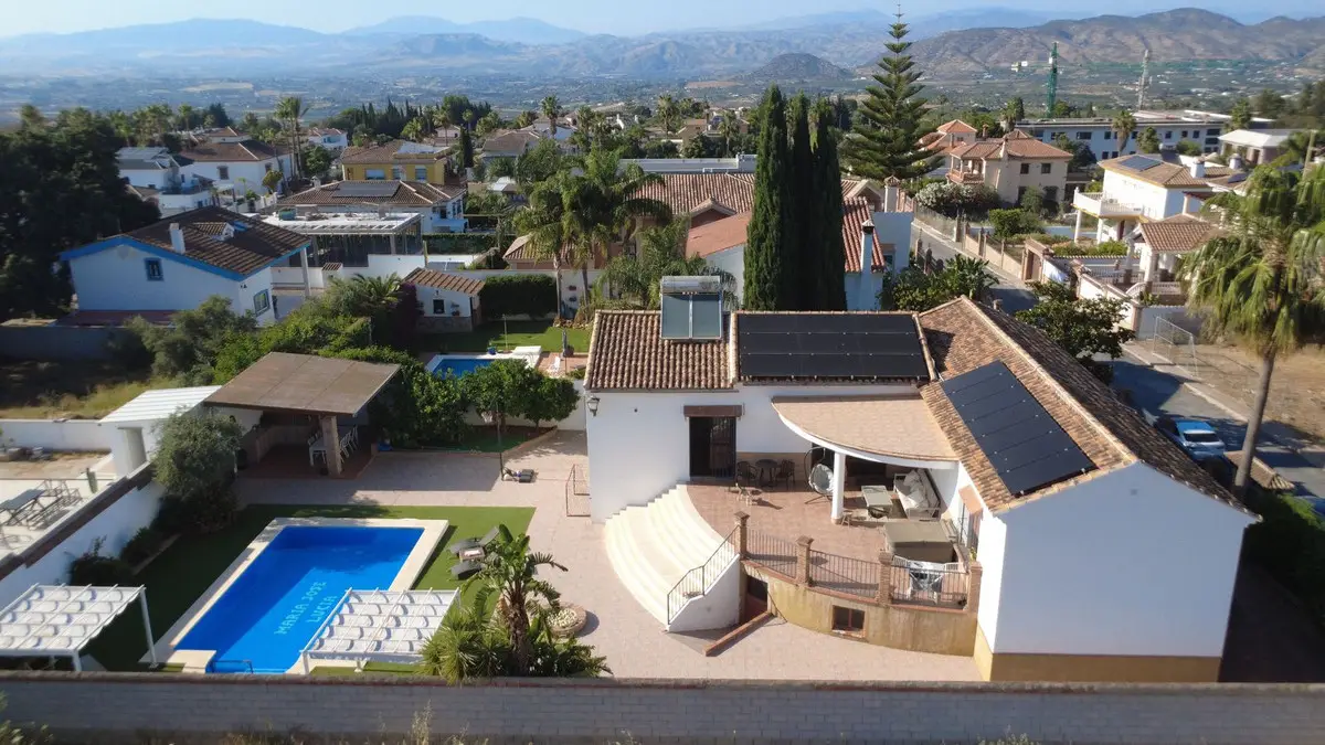 Detached Villa for sale in Alhaurín el Grande — photo 1