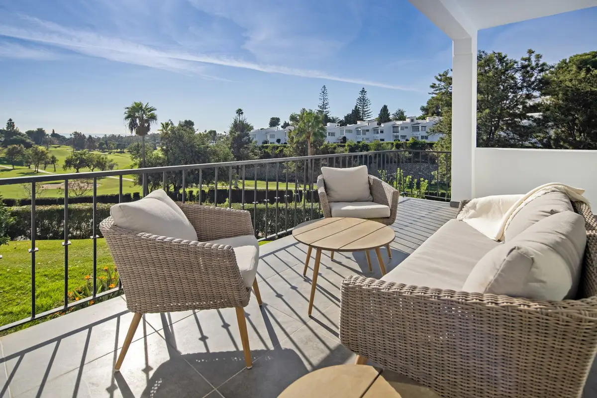 Semi-Detached House for sale in Nueva Andalucía — photo 1