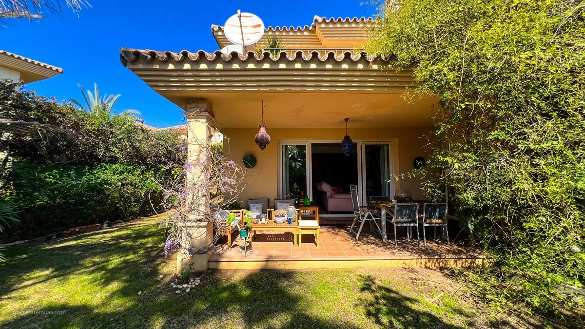 Semi-Detached House for sale in Riviera del Sol — photo 1