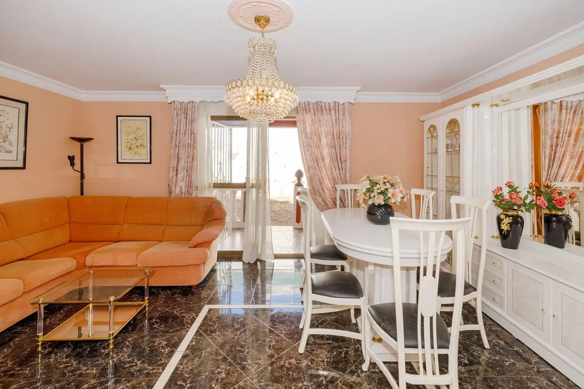 Townhouse for sale in Marbella — photo 1