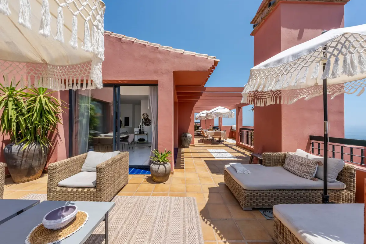 Penthouse Duplex for sale in Calahonda — photo 1