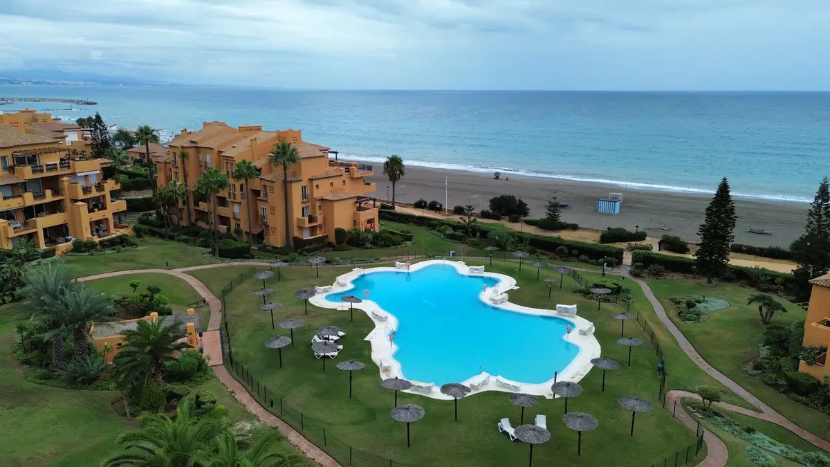 Ground Floor Apartment for sale in La Duquesa — photo 1
