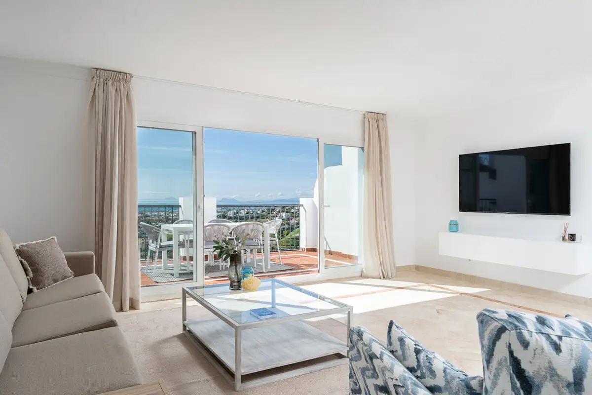Penthouse Duplex for sale in Benahavís — photo 1