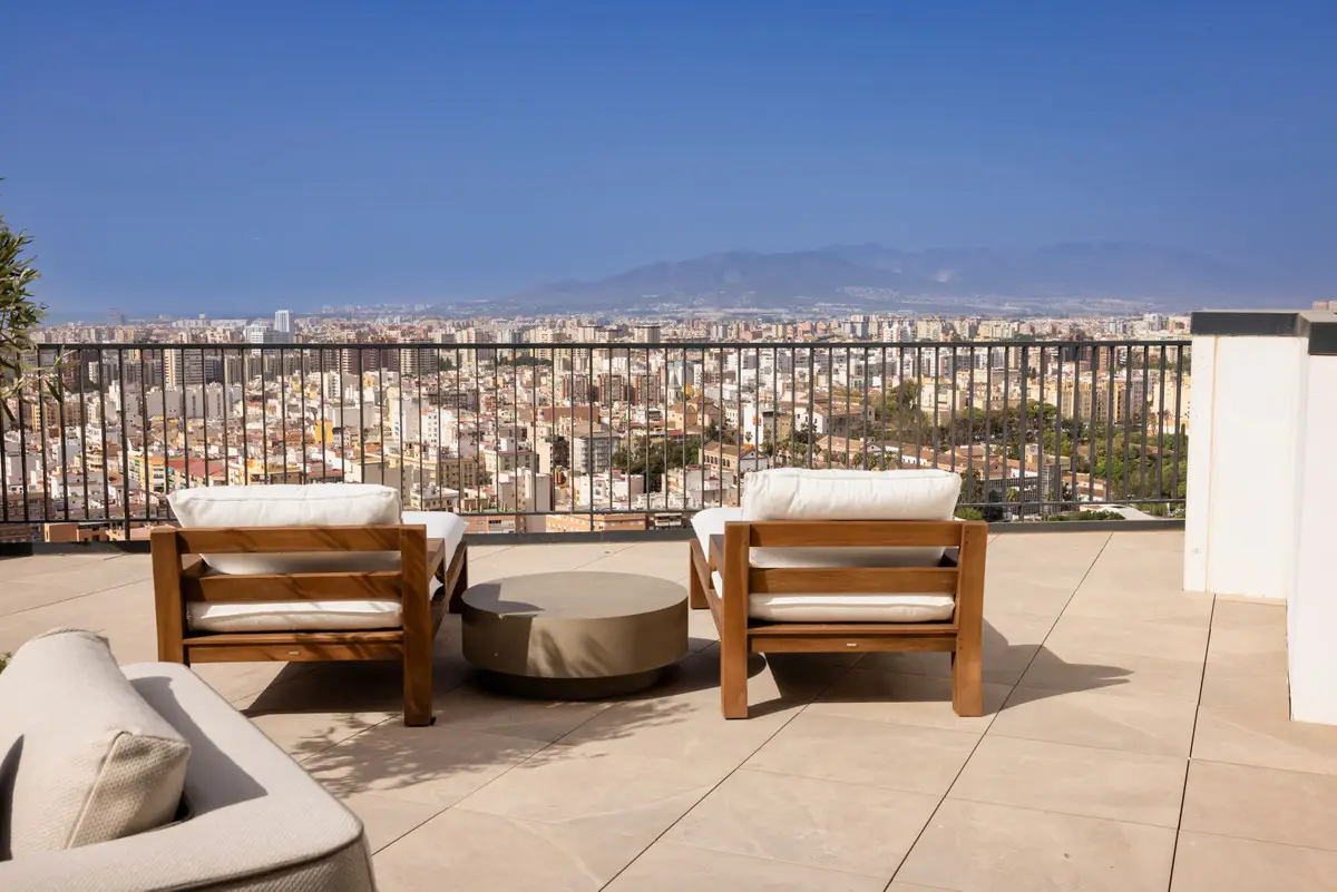Middle Floor Apartment for sale in Málaga Centro — photo 1
