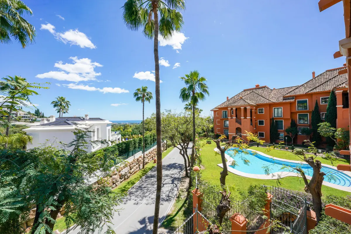 Middle Floor Apartment for sale in Monte Halcones — photo 1