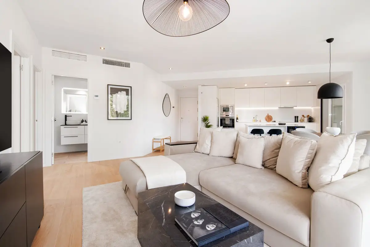Middle Floor Apartment for sale in Nueva Andalucía — photo 1