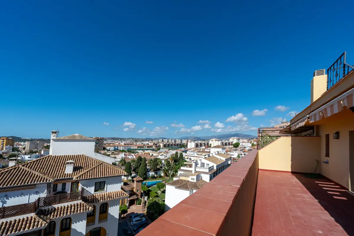 Penthouse for sale in Fuengirola — photo 1