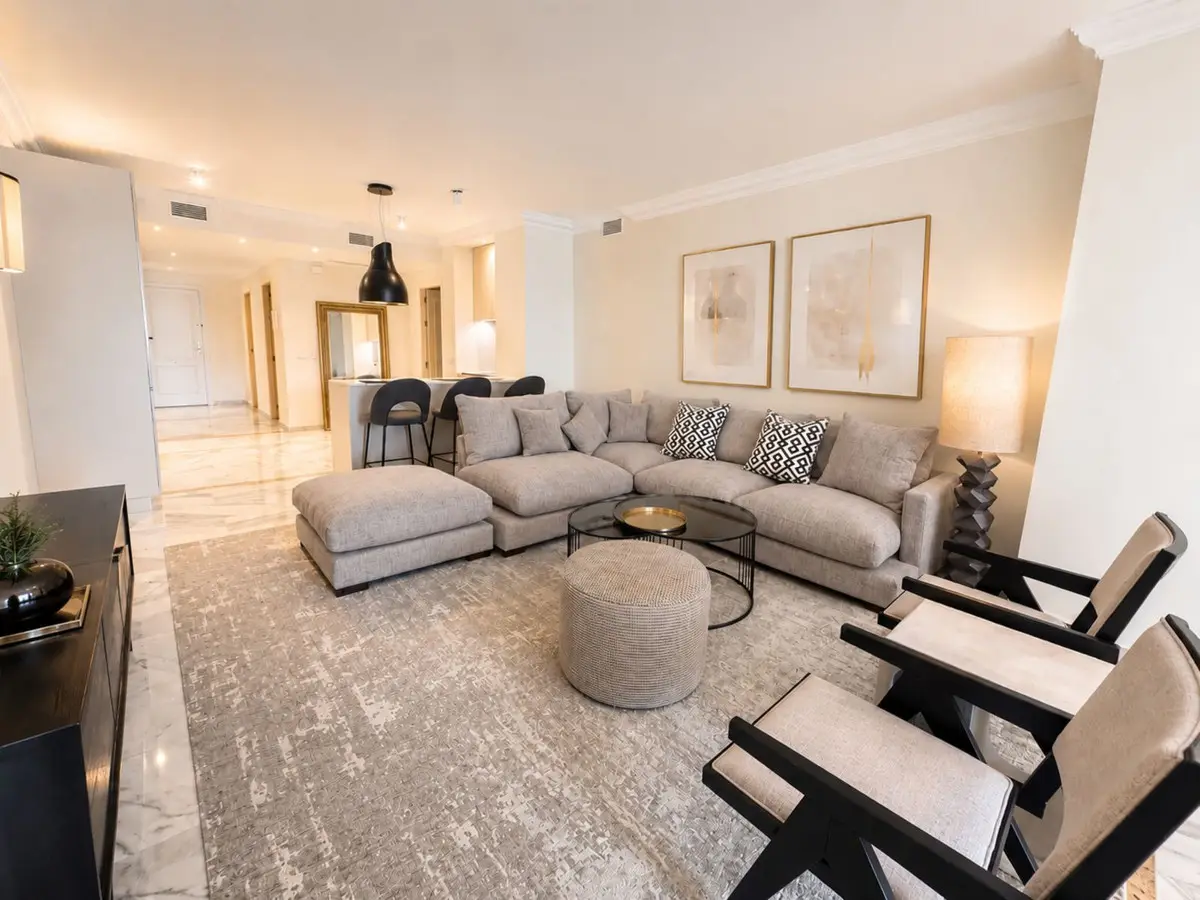 Middle Floor Apartment for sale in Nueva Andalucía — photo 1