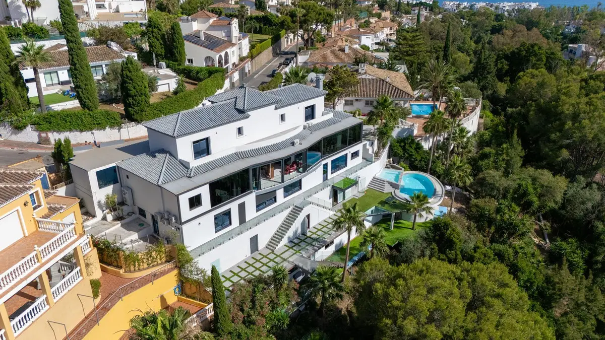 Detached Villa for sale in Torrequebrada — photo 1