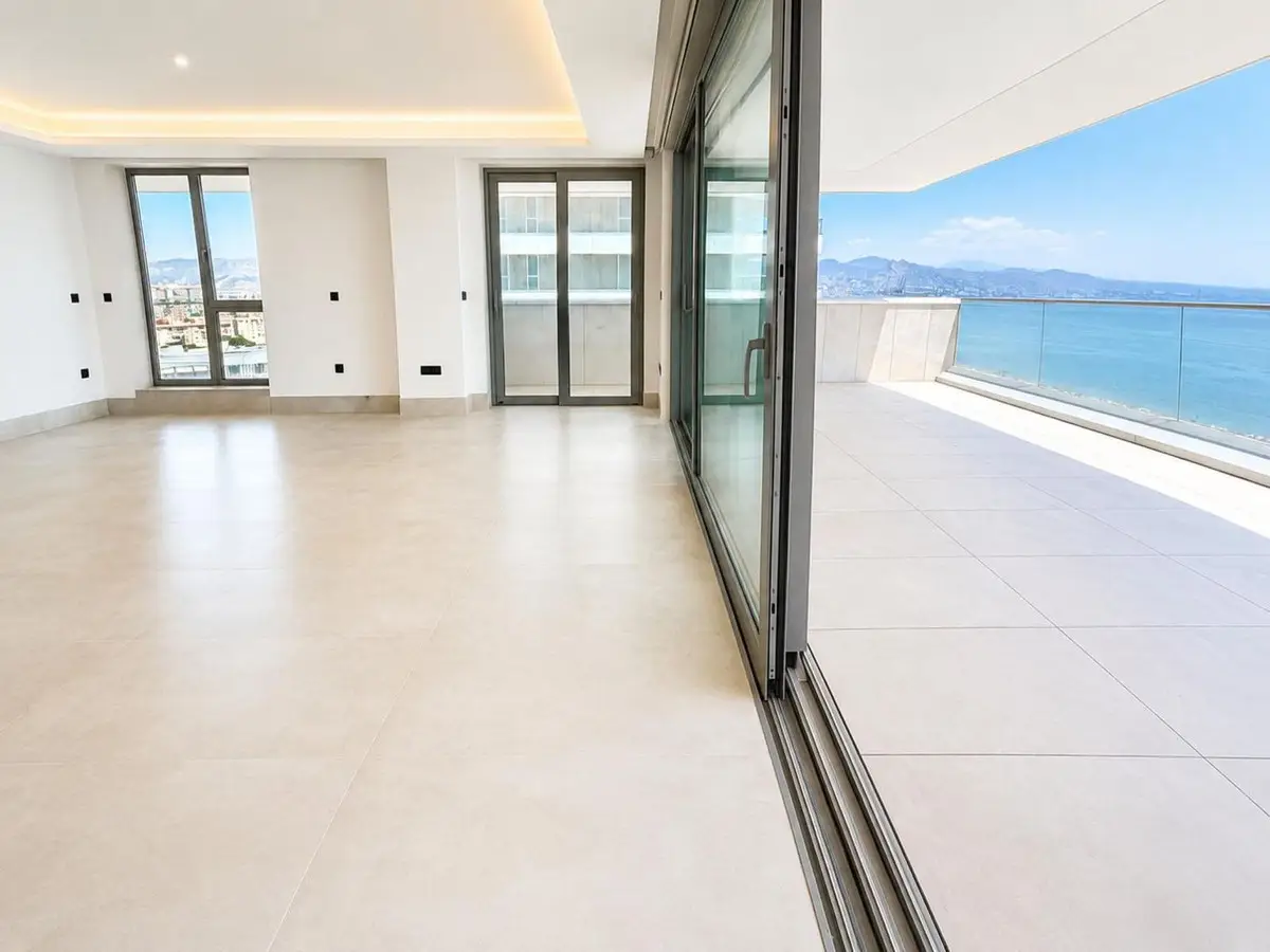 Middle Floor Apartment for sale in Málaga — photo 1