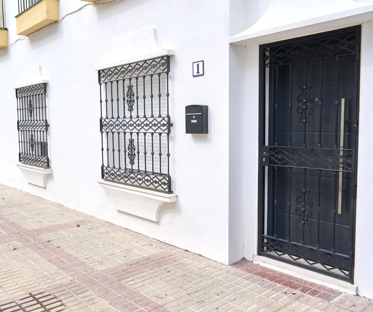 Ground Floor Apartment for sale in Estepona — photo 1