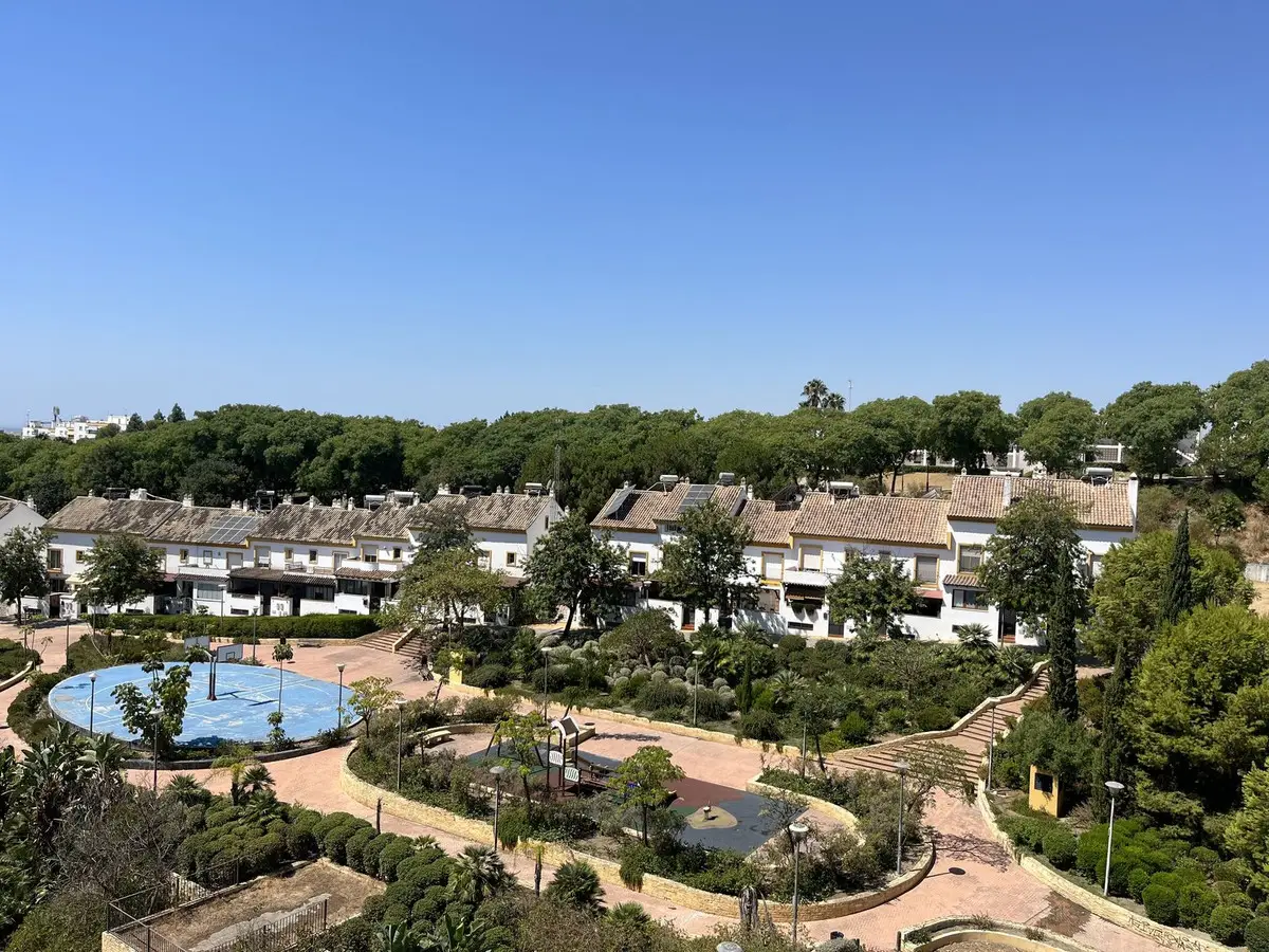 Penthouse for sale in Estepona — photo 1