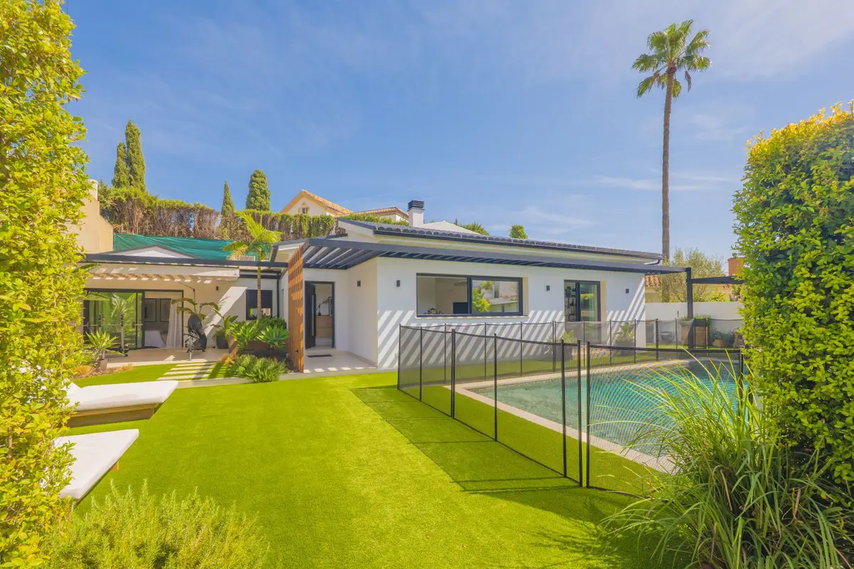 Detached Villa for sale in Arroyo de la Miel — photo 1
