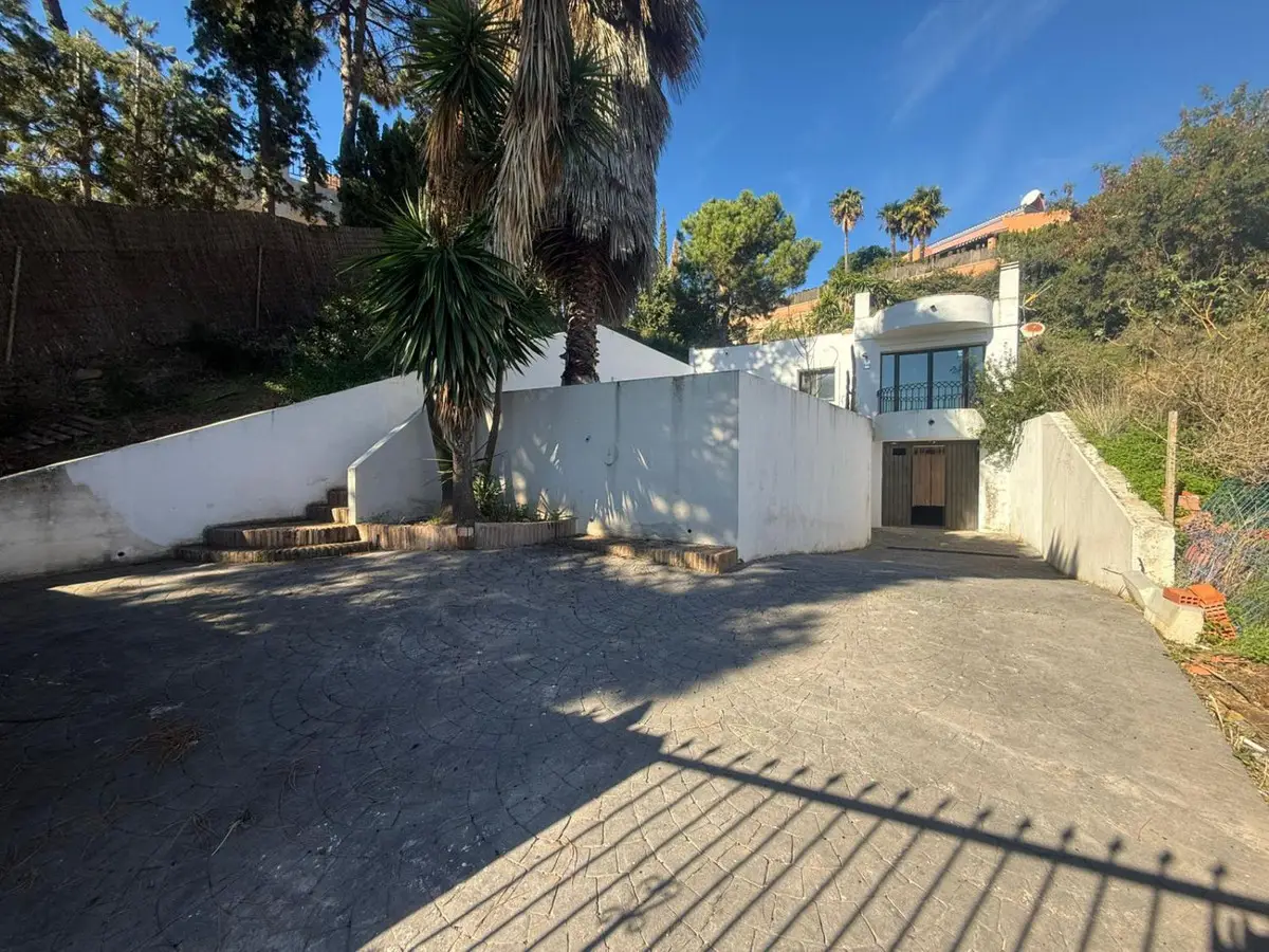 Detached Villa for sale in Estepona — photo 1