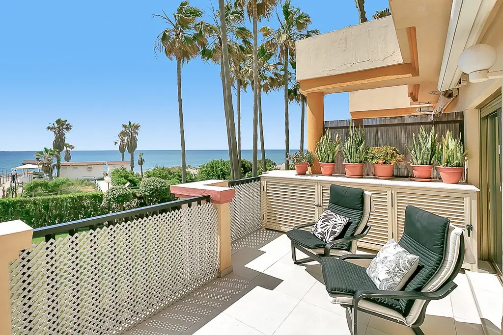 Middle Floor Apartment for sale in Marbella — photo 1