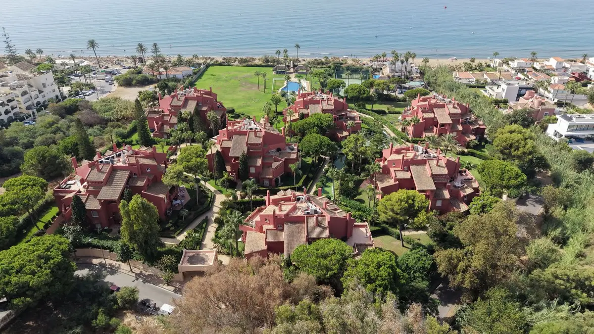 Penthouse Duplex for sale in Elviria — photo 1
