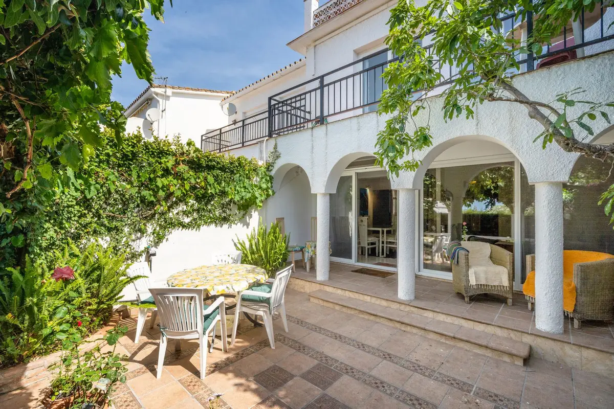 Townhouse for sale in Costabella — photo 1