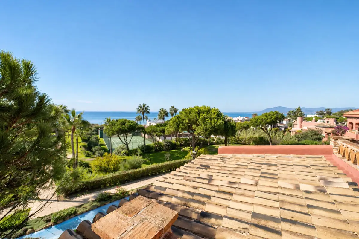 Penthouse Duplex for sale in Elviria — photo 1