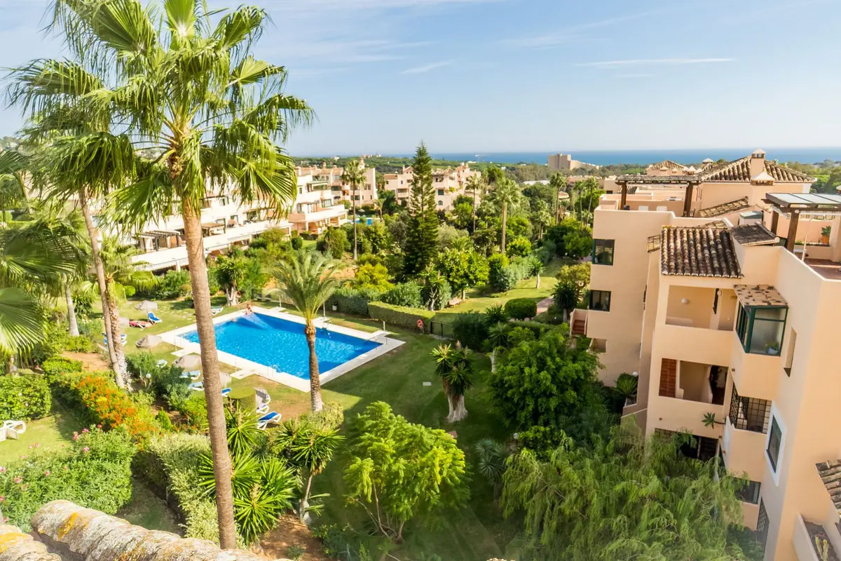 Penthouse Duplex for sale in Elviria — photo 1