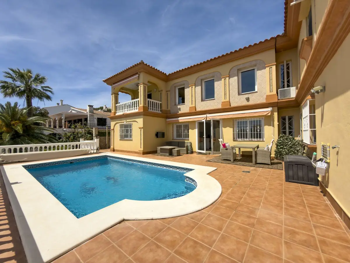 Detached Villa for sale in Coín — photo 1