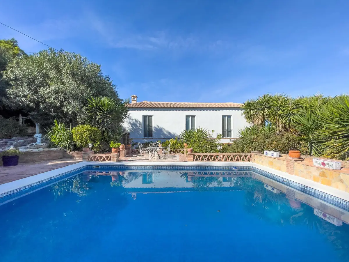 Finca - Cortijo for sale in Coín — photo 1
