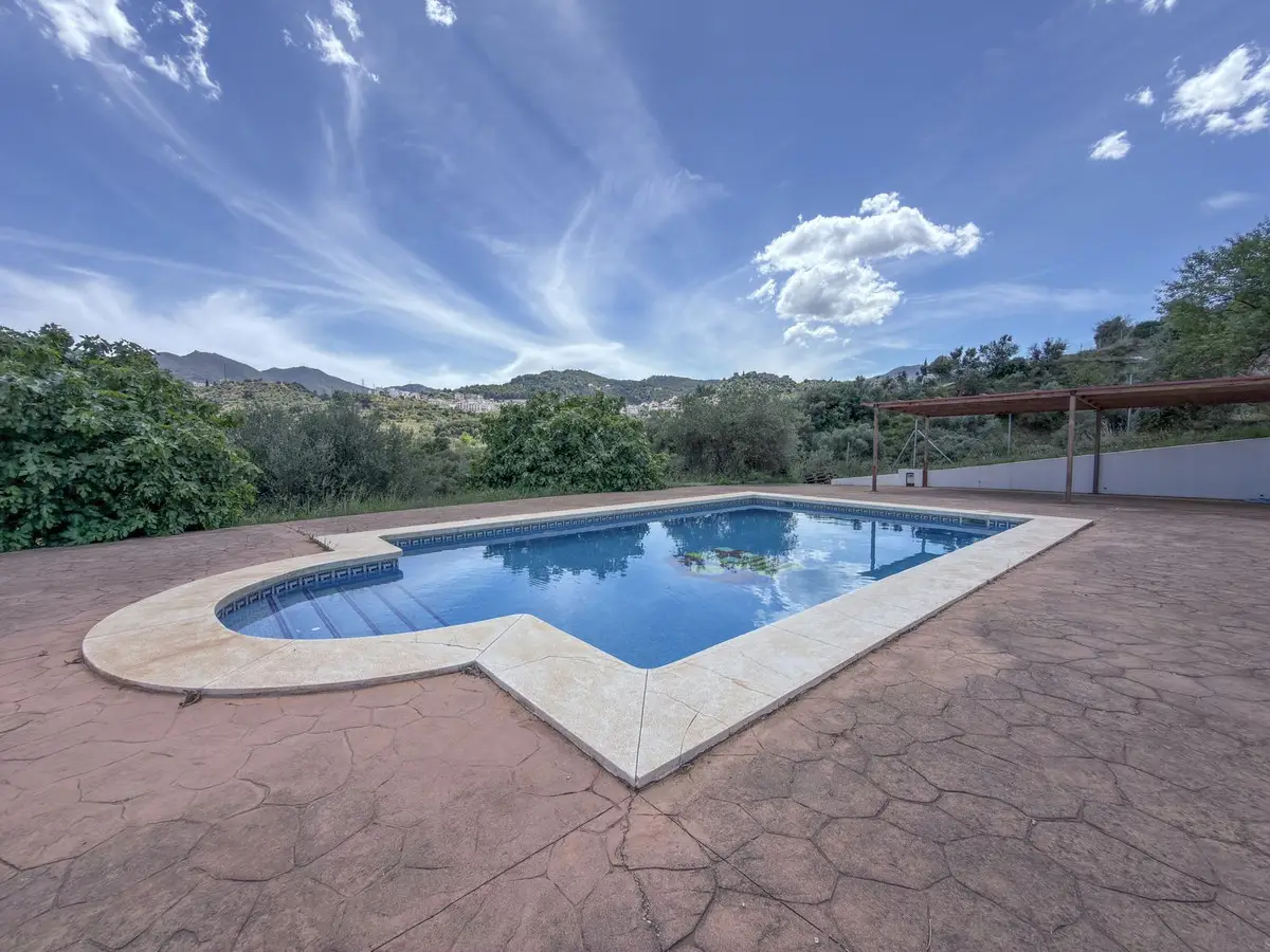 Finca - Cortijo for sale in Monda — photo 1