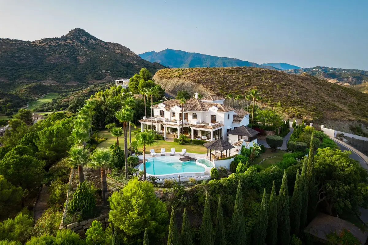 Detached Villa for sale in Benahavís — photo 1