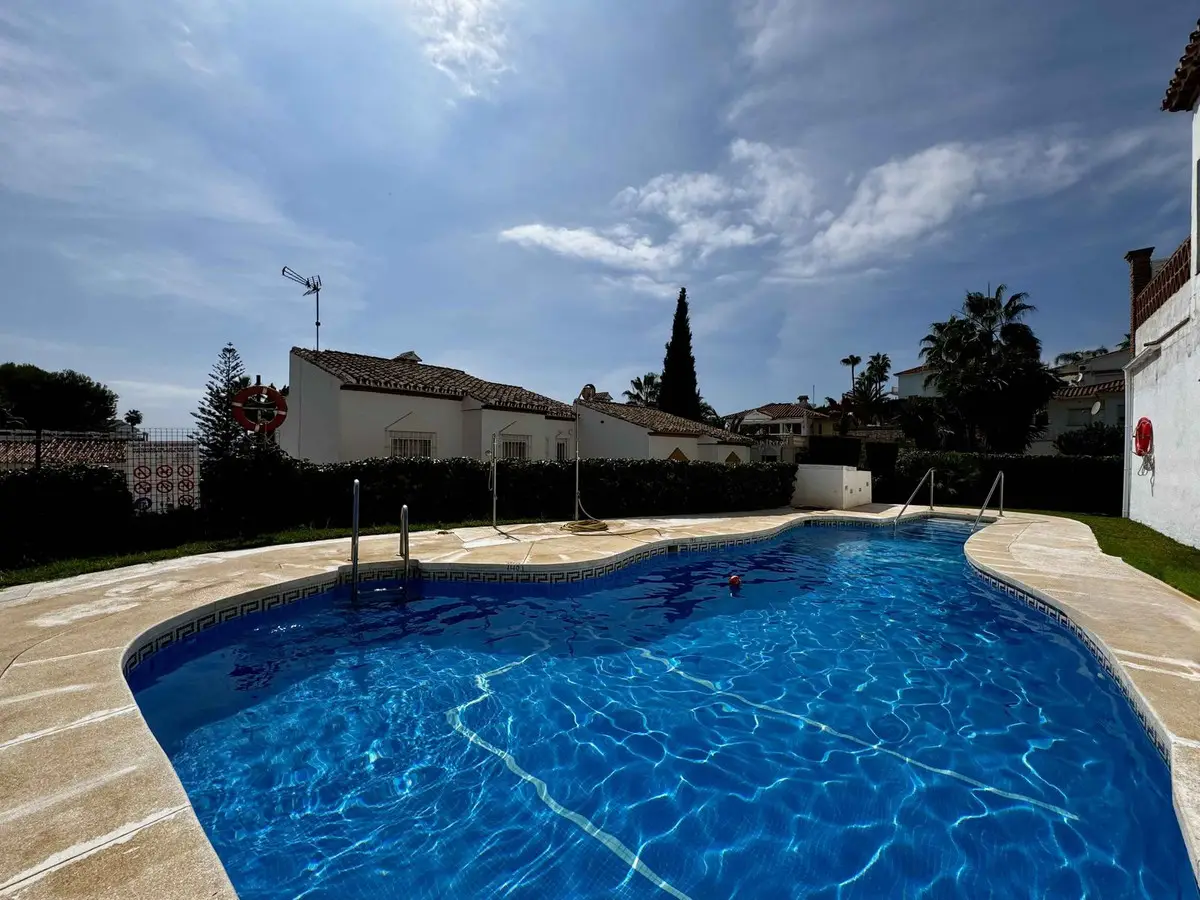 Townhouse for sale in Riviera del Sol — photo 1