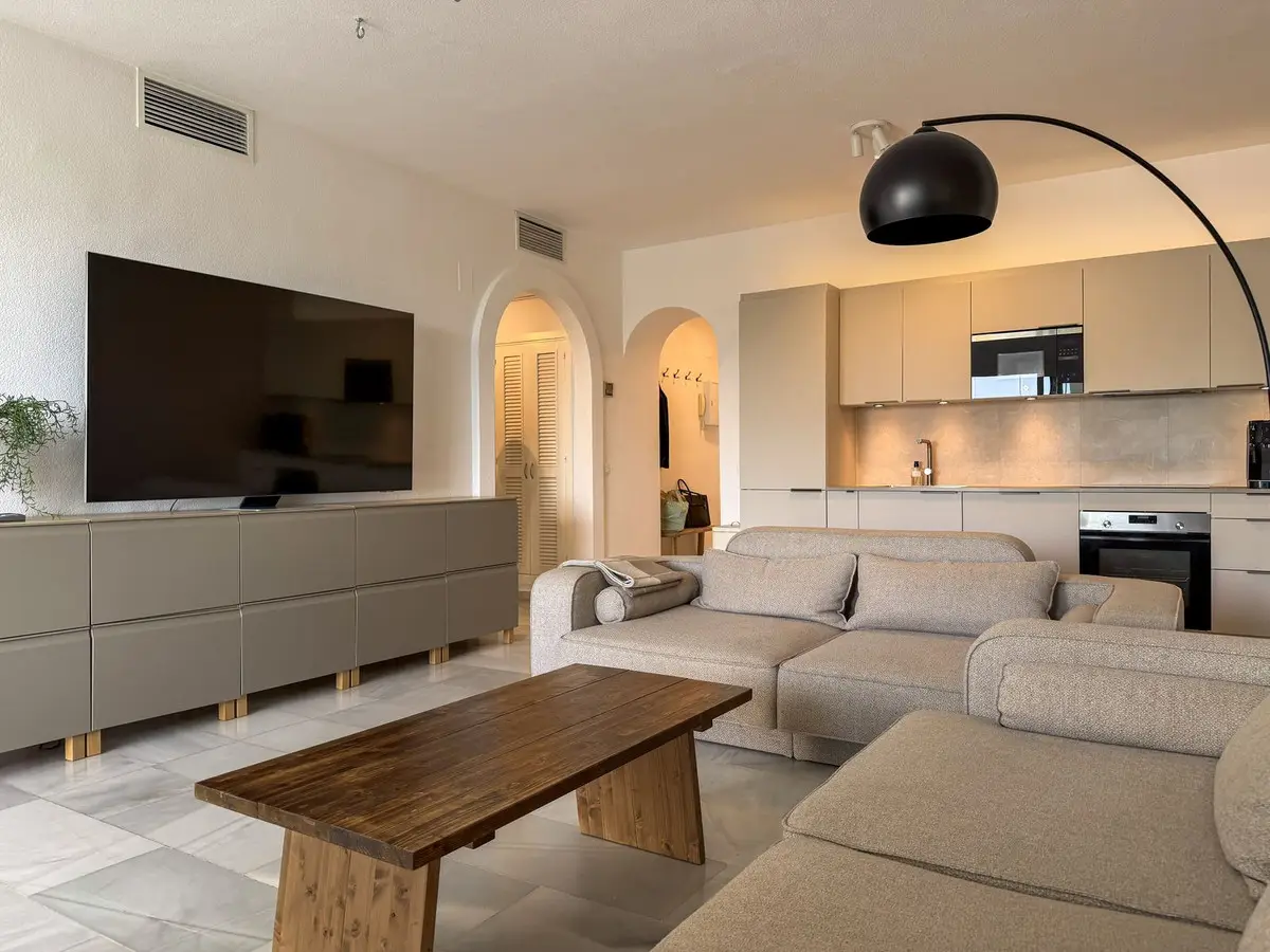 Middle Floor Apartment for sale in Cabopino — photo 1