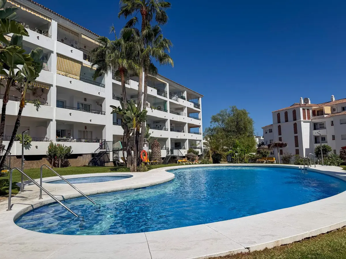 Ground Floor Apartment for sale in Calahonda — photo 1