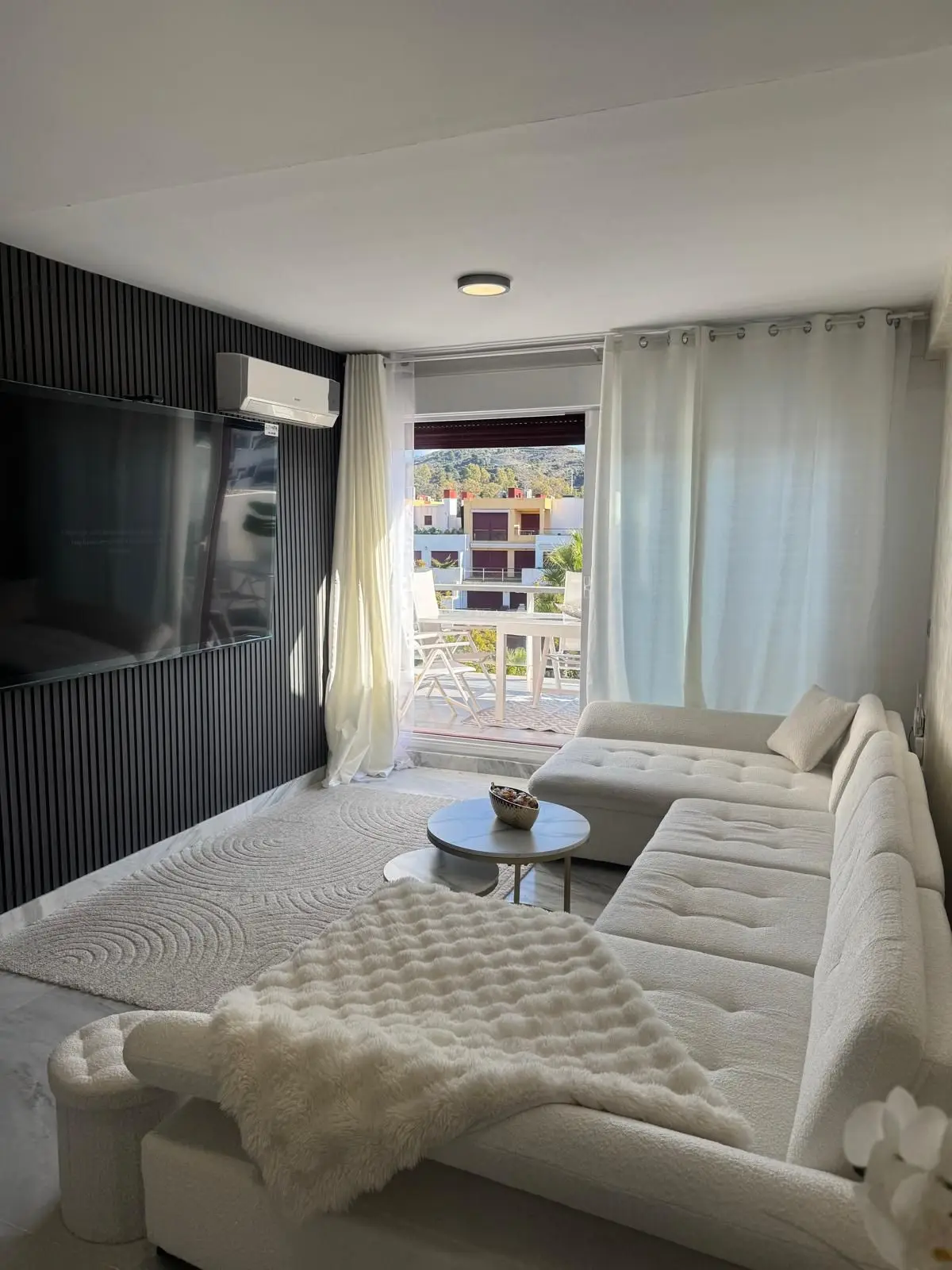 Penthouse Duplex for sale in Benahavís — photo 1