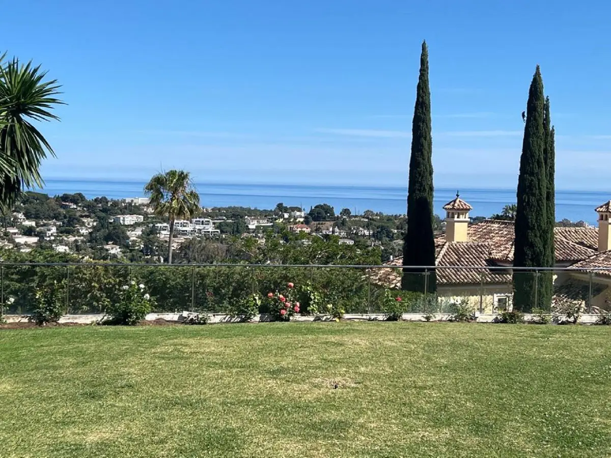 Detached Villa for sale in El Paraiso — photo 1