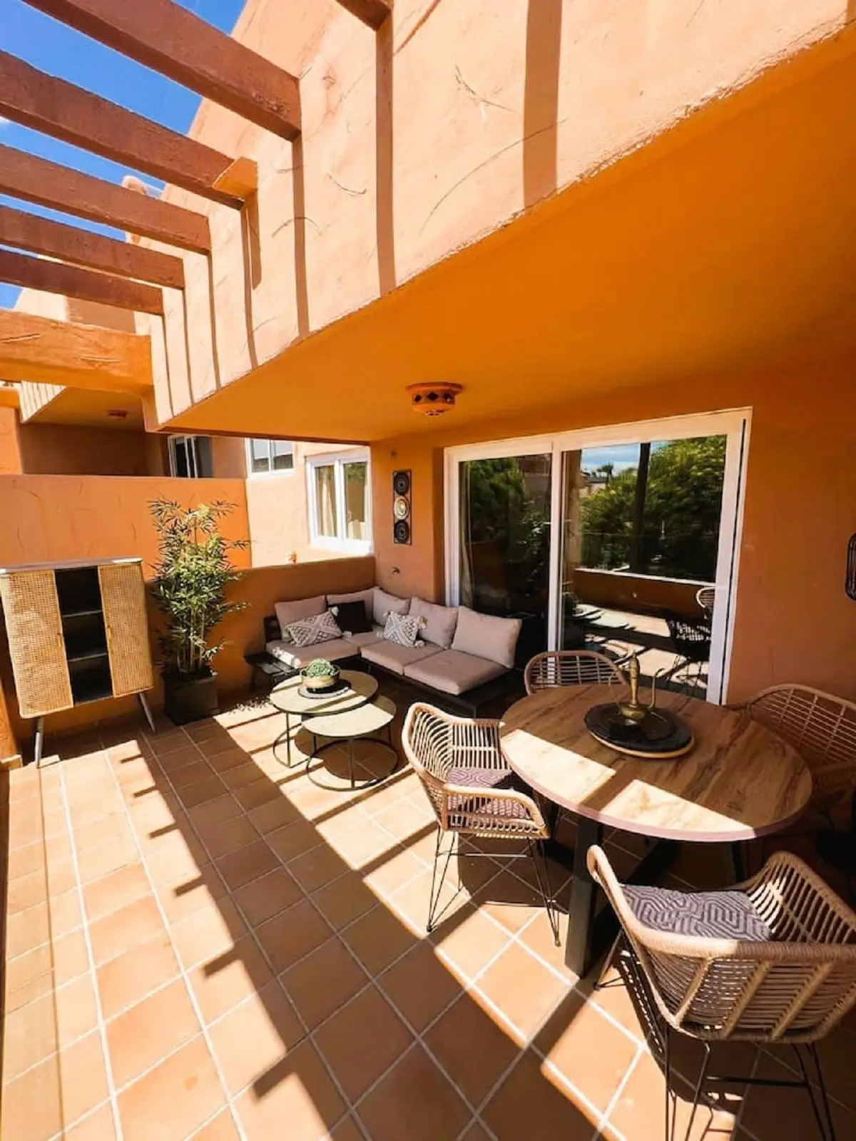 Middle Floor Apartment for sale in Elviria — photo 1