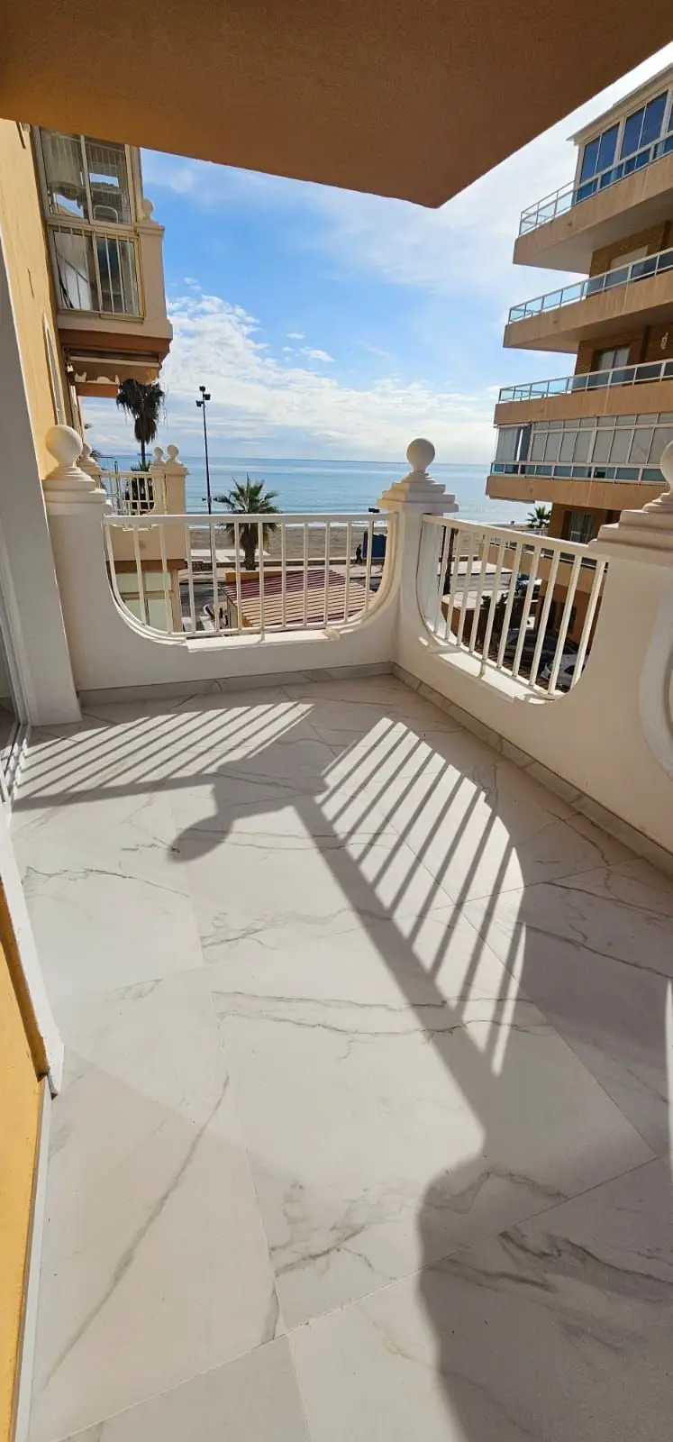 Middle Floor Apartment for sale in Fuengirola — photo 1