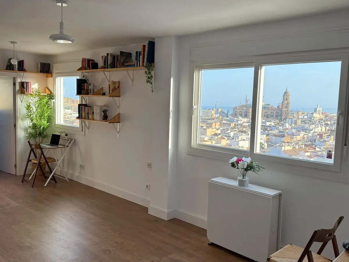 Top Floor Apartment for sale in Málaga Centro — photo 1
