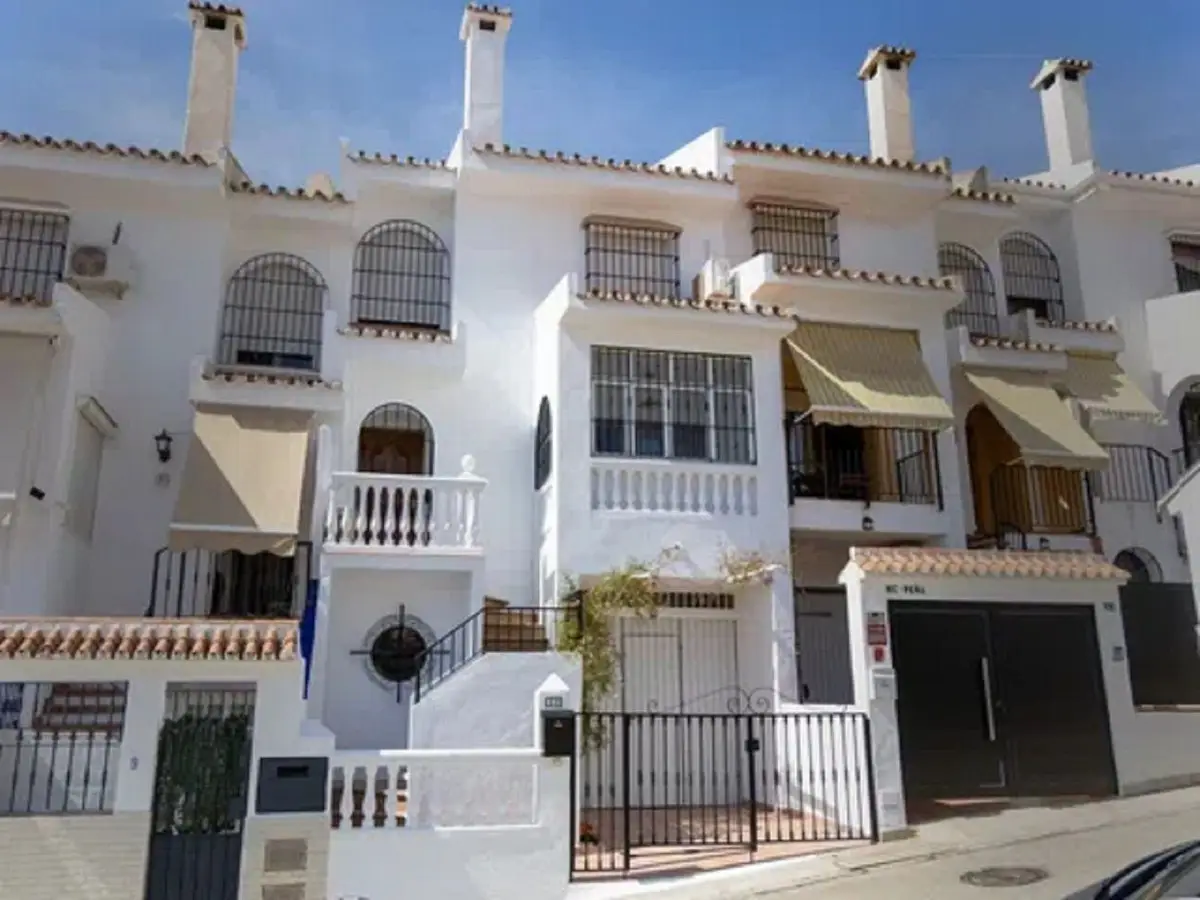 Townhouse for sale in Cala del Moral — photo 1