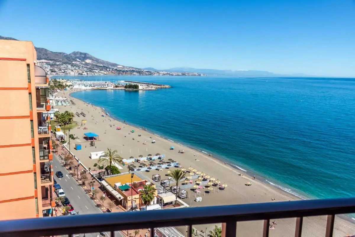 Middle Floor Apartment for sale in Fuengirola — photo 1