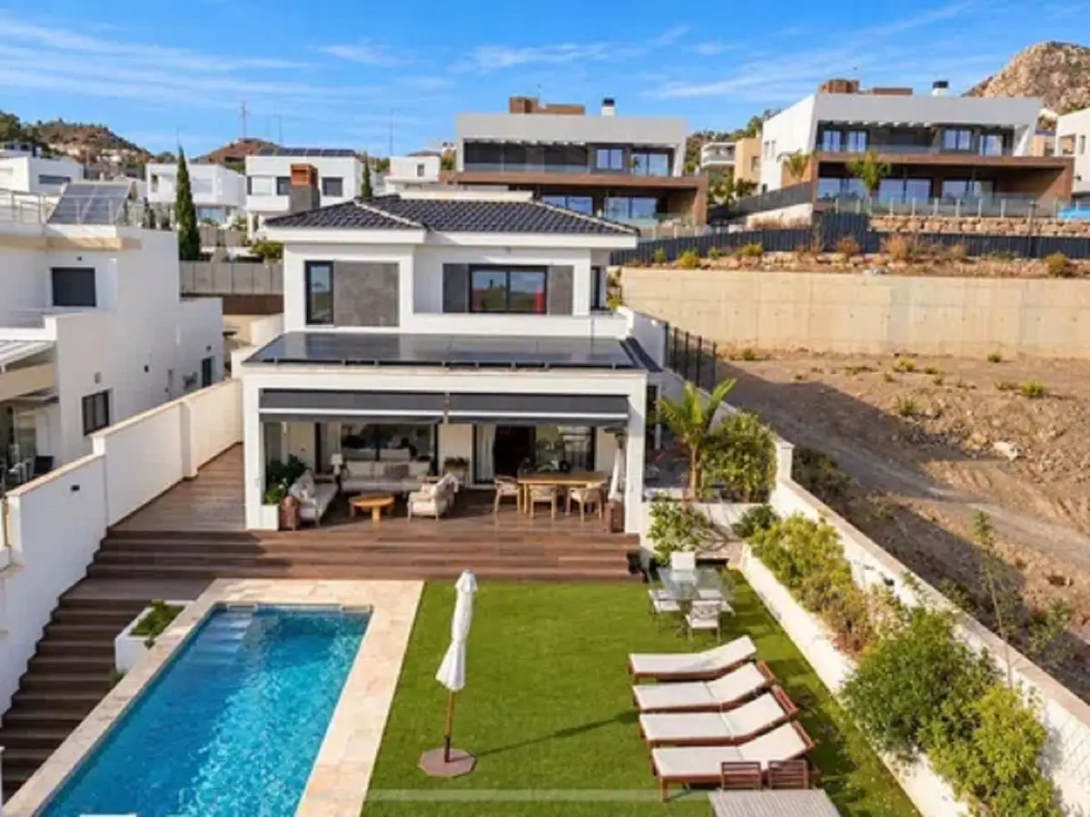 Detached Villa for sale in Málaga Este — photo 1