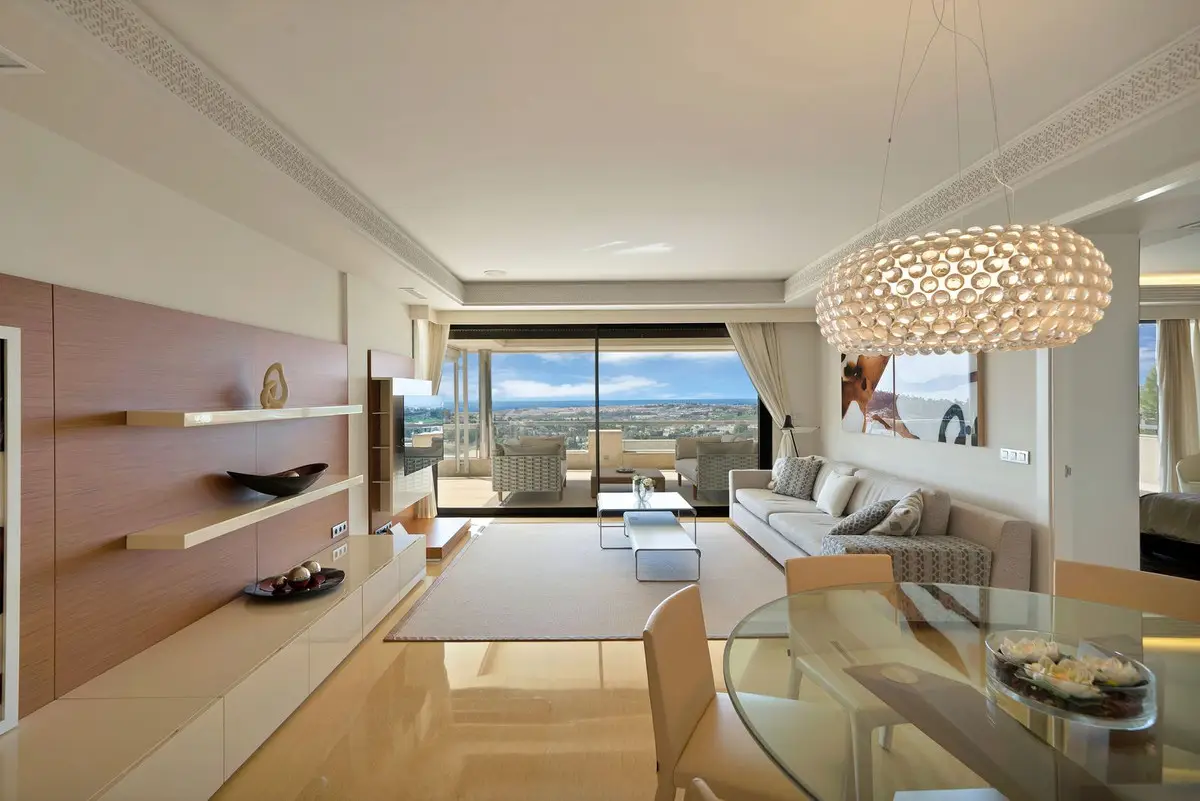 Middle Floor Apartment for sale in Nueva Andalucía — photo 1