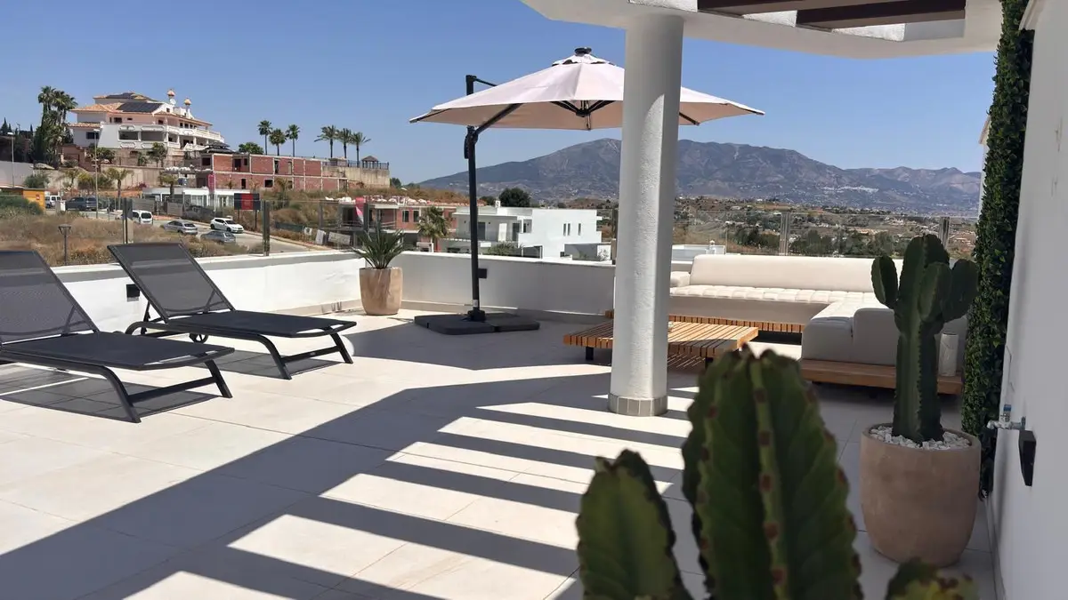 Middle Floor Apartment for sale in Calanova Golf — photo 1
