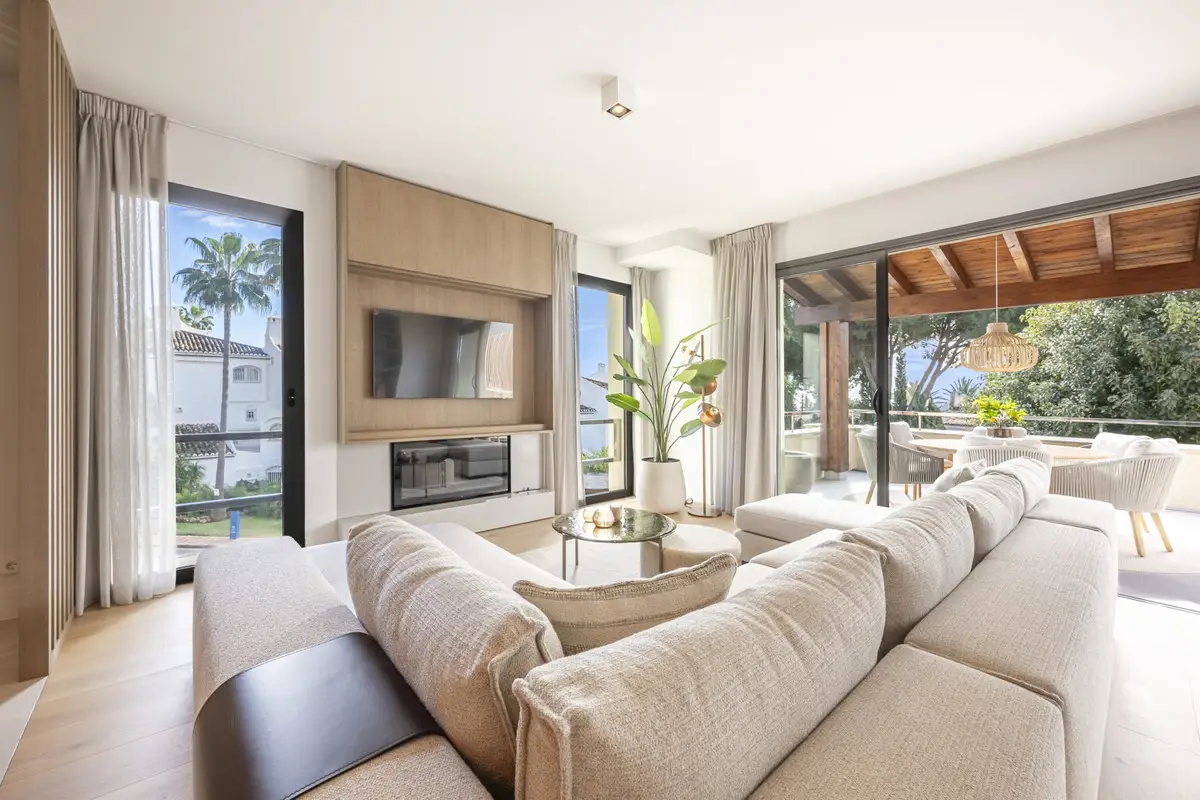 Middle Floor Apartment for sale in The Golden Mile — photo 1