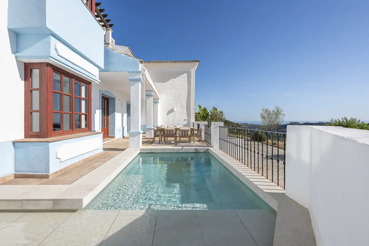 Townhouse for sale in Benahavís — photo 1