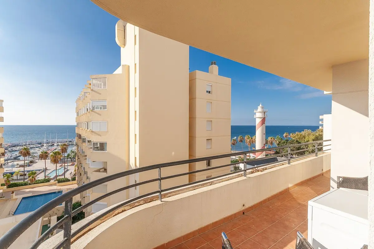Middle Floor Apartment for sale in Marbella — photo 1