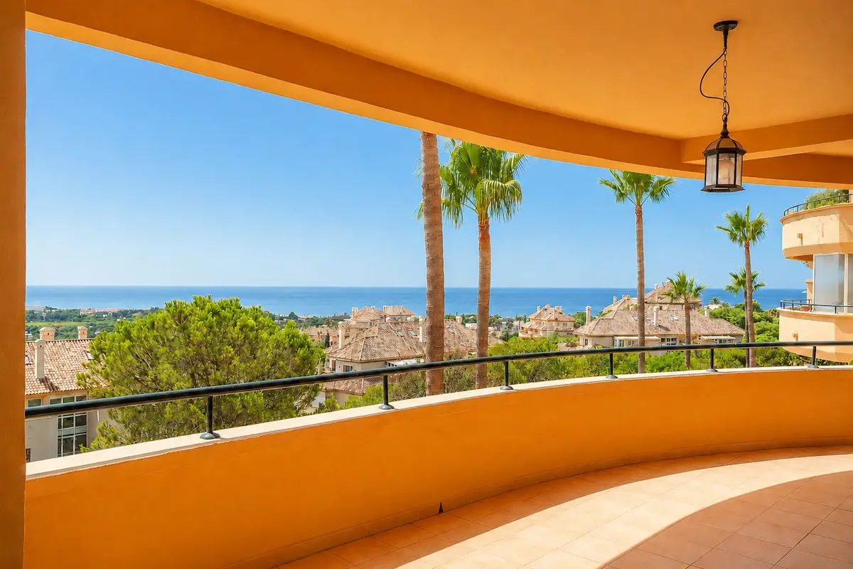 Middle Floor Apartment for sale in Elviria — photo 1