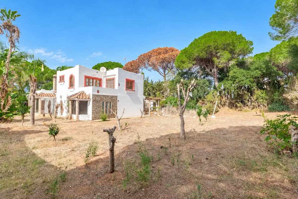 Vrijstaande villa te koop in Elviria — foto 1