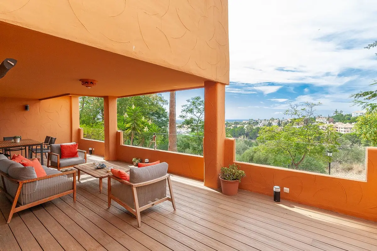 Ground Floor Apartment for sale in Elviria — photo 1