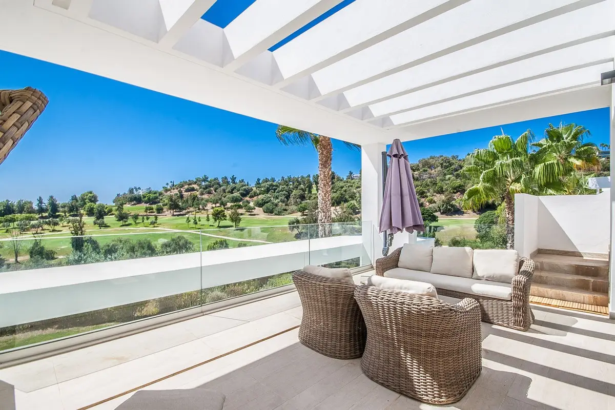 Penthouse Duplex for sale in Benahavís — photo 1