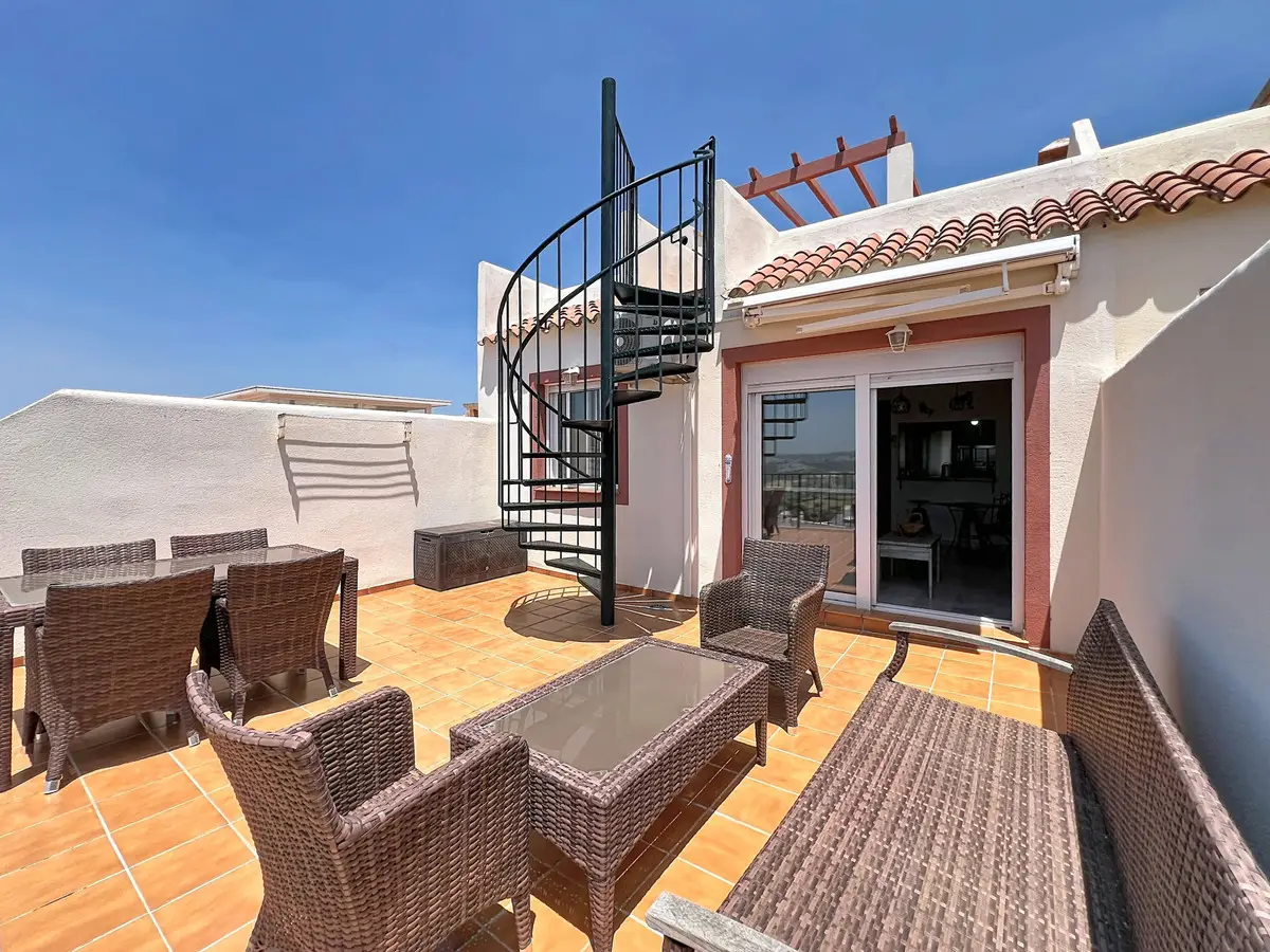 Penthouse for sale in Doña Julia — photo 1