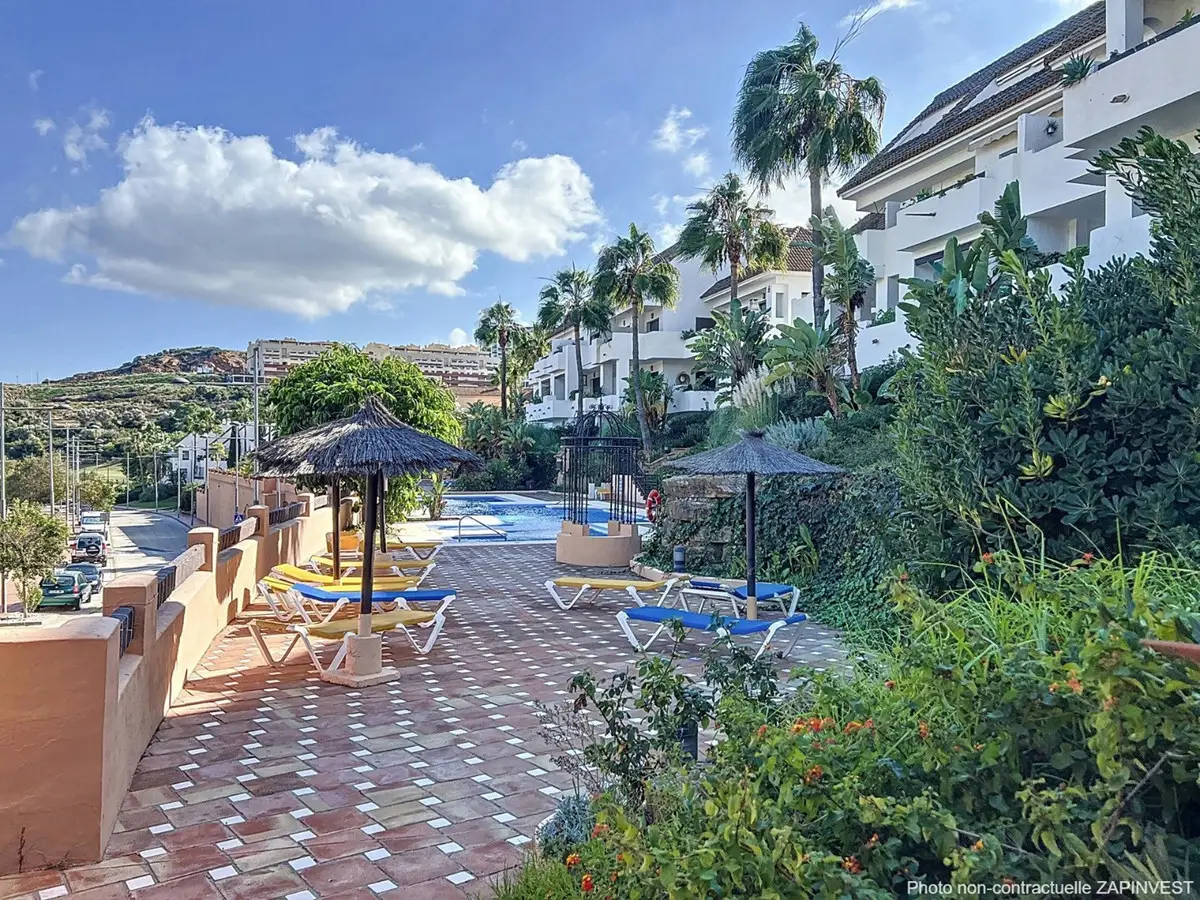 Ground Floor Apartment for sale in La Duquesa — photo 1