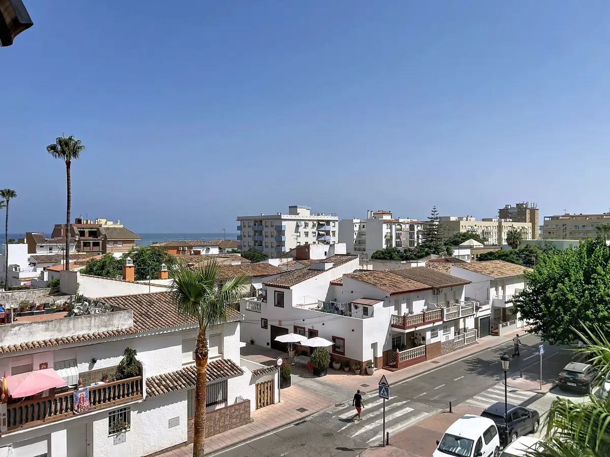 Middle Floor Apartment for sale in San Luis de Sabinillas — photo 1